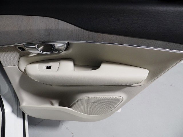Used 2025 Volvo XC90 T8 Plus w/ Protection Package Premier image 61