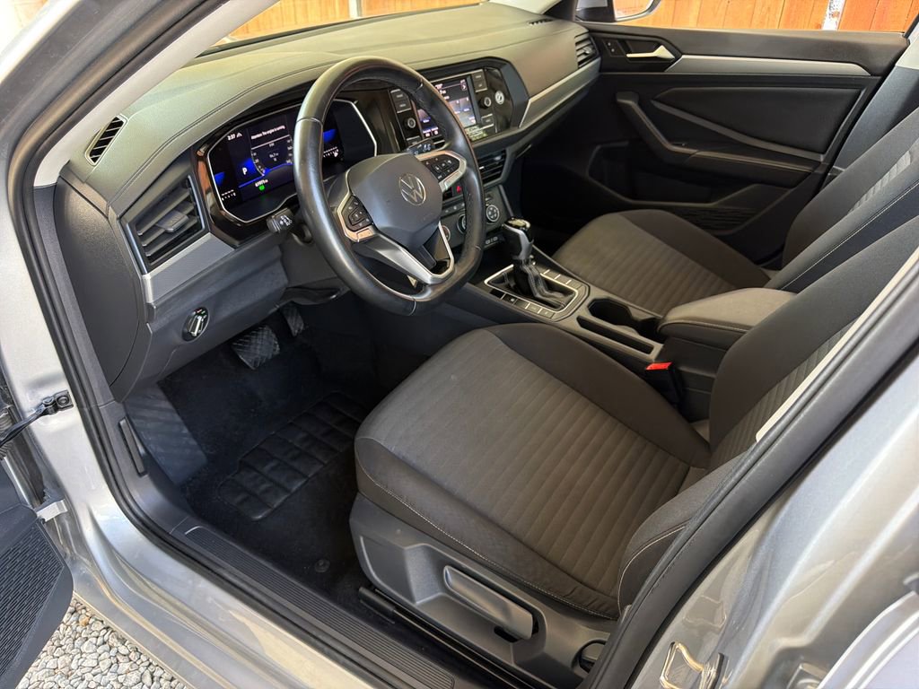 Used 2024 Volkswagen Jetta S image 2