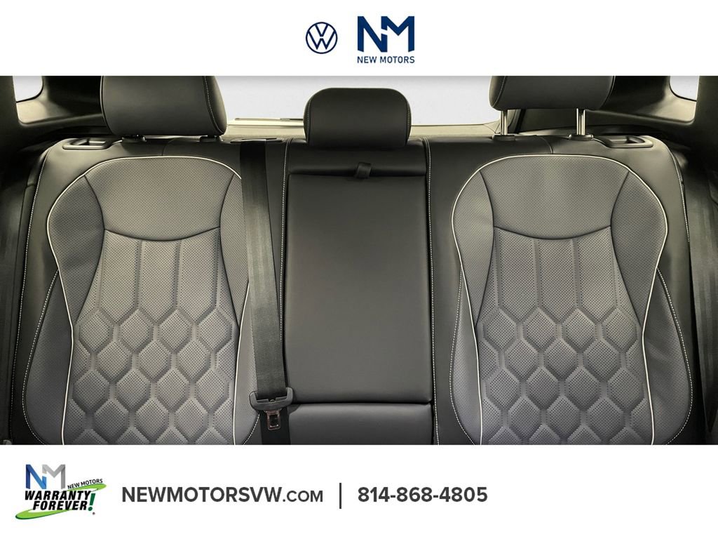New 2026 Volkswagen Tiguan SEL R-Line image 11