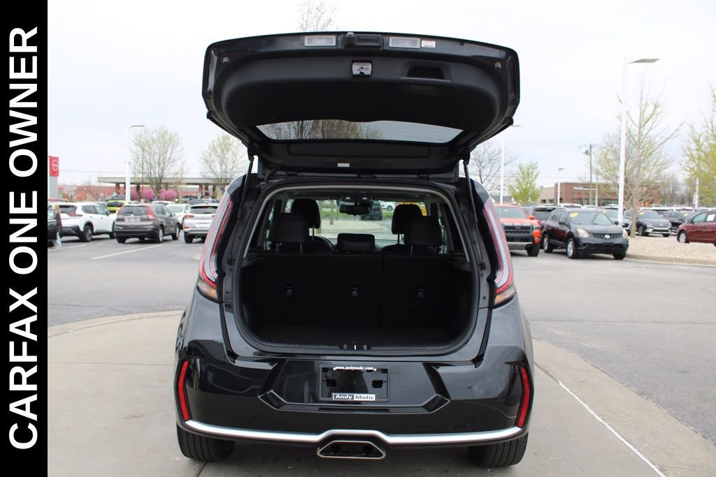 Used 2023 Kia Soul GT-Line w/ GT-Line Technology Package FWD image 9