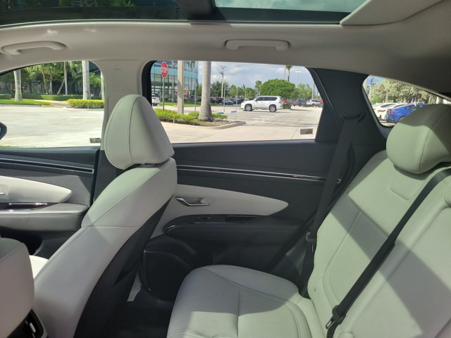 Used 2022 Hyundai Tucson Limited FWD image 15