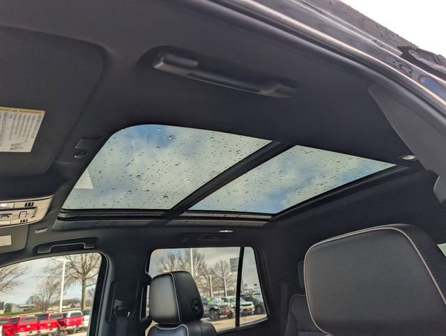 Used 2021 Chevrolet Tahoe Premier w/ Premium Package AWD/4WD image 3