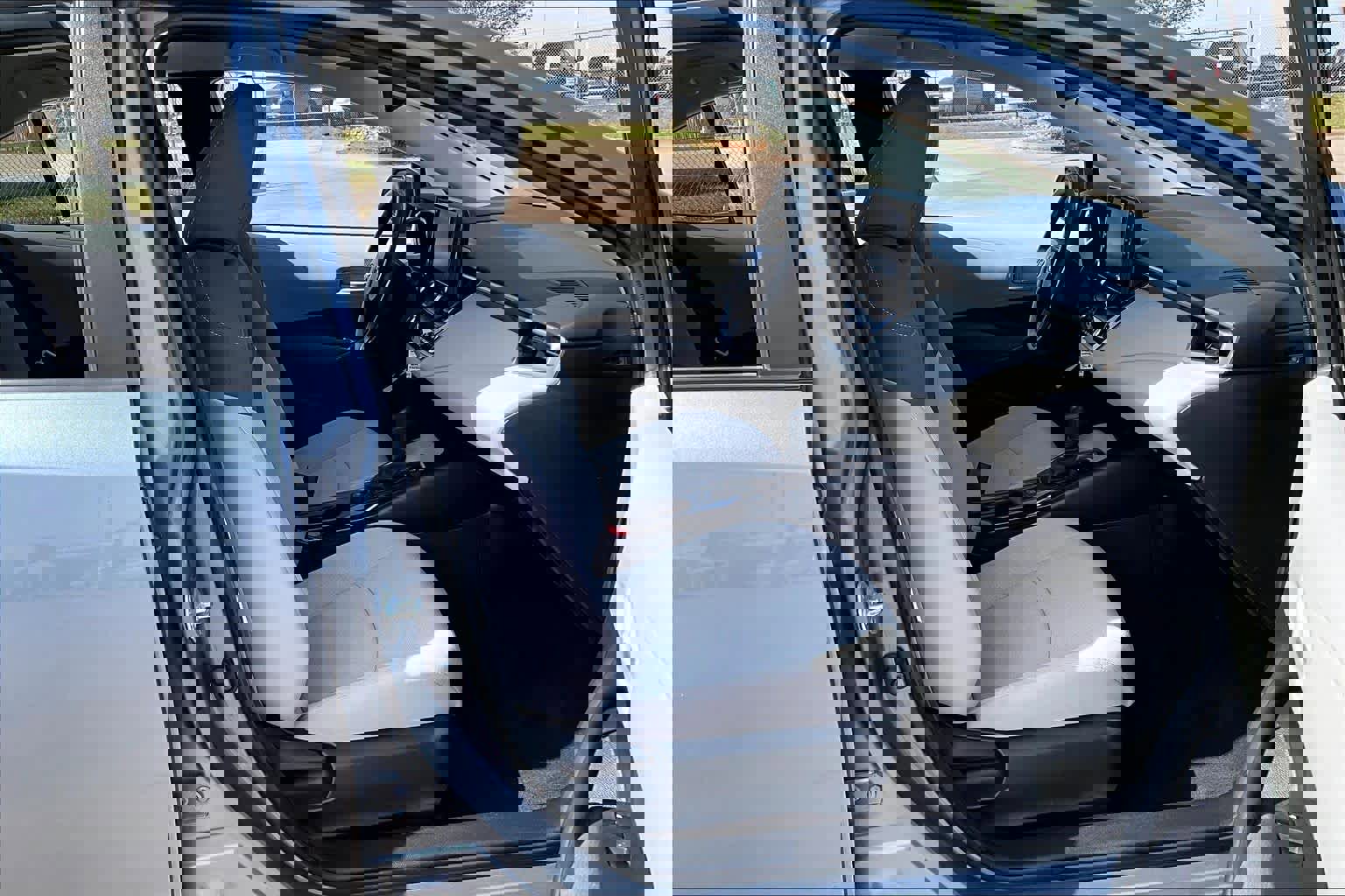 Used 2022 Toyota Corolla LE image 9