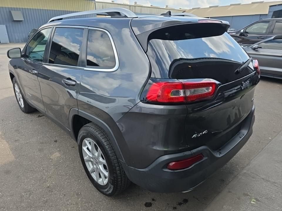 Used 2015 Jeep Cherokee Latitude w/ Cold Weather Group AWD/4WD image 6