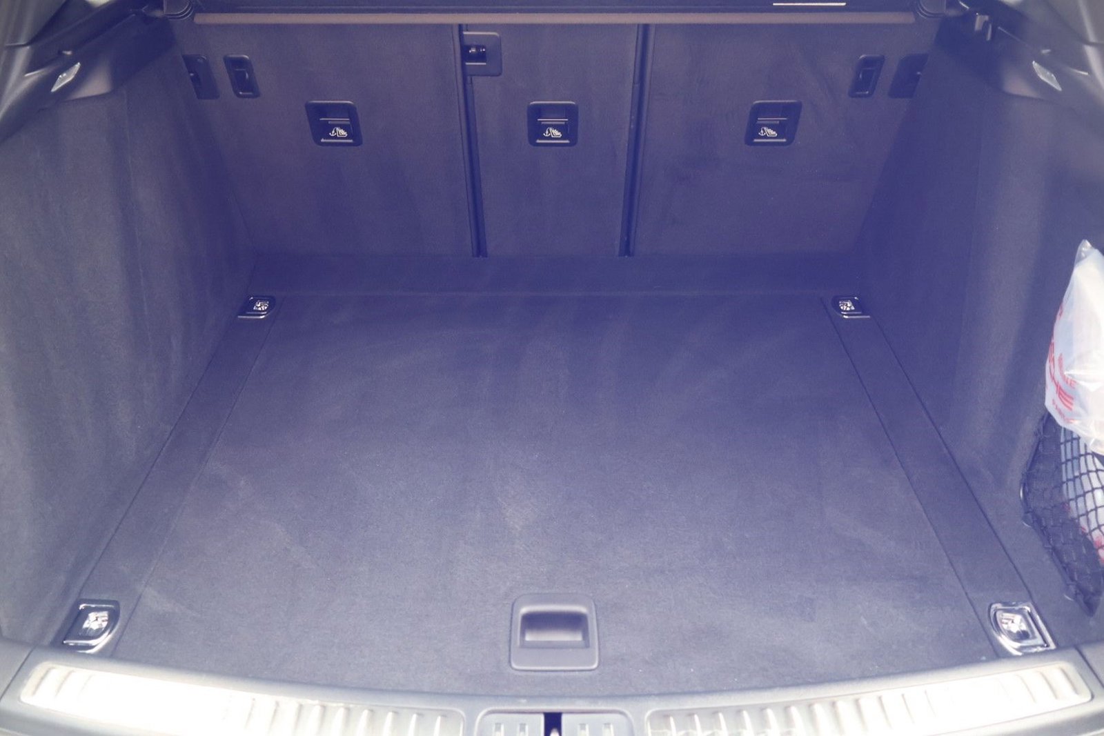 Certified 2025 Porsche Macan image 22