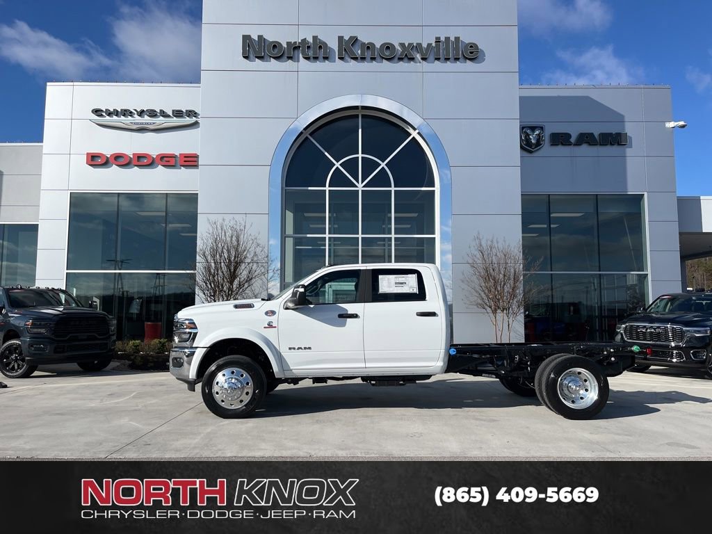 New 2026 RAM 4500 4x4 Crew Cab DRW image 2