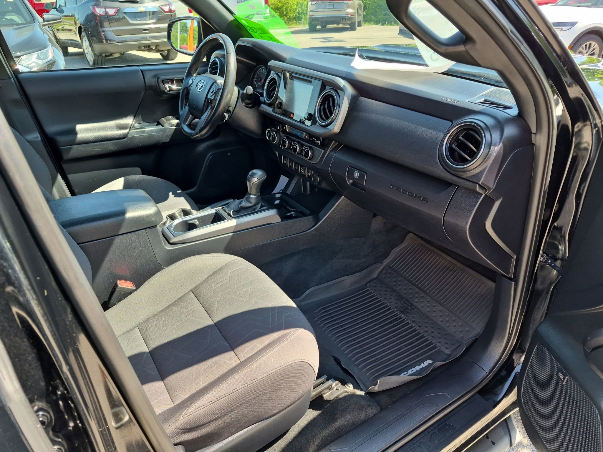 Used 2016 Toyota Tacoma TRD Sport AWD/4WD image 29