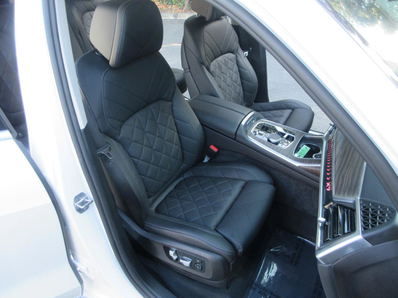 Used 2025 BMW X7 xDrive40i w/ Premium Package AWD/4WD image 28