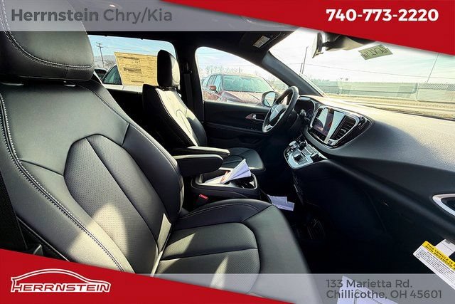 New 2026 Chrysler Voyager LX FWD image 28
