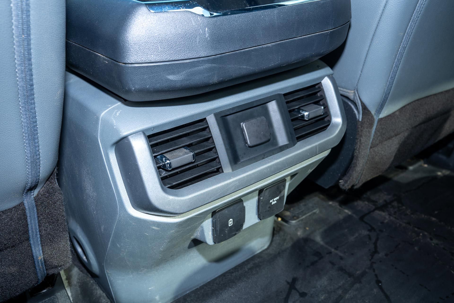 Used 2022 Ford F150 Lightning Pro image 18