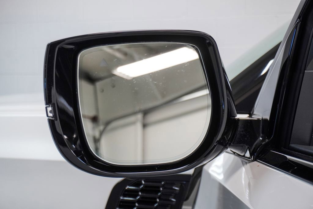 Used 2025 Nissan Armada PRO-4X w/ Pro-4X Premium Package image 45