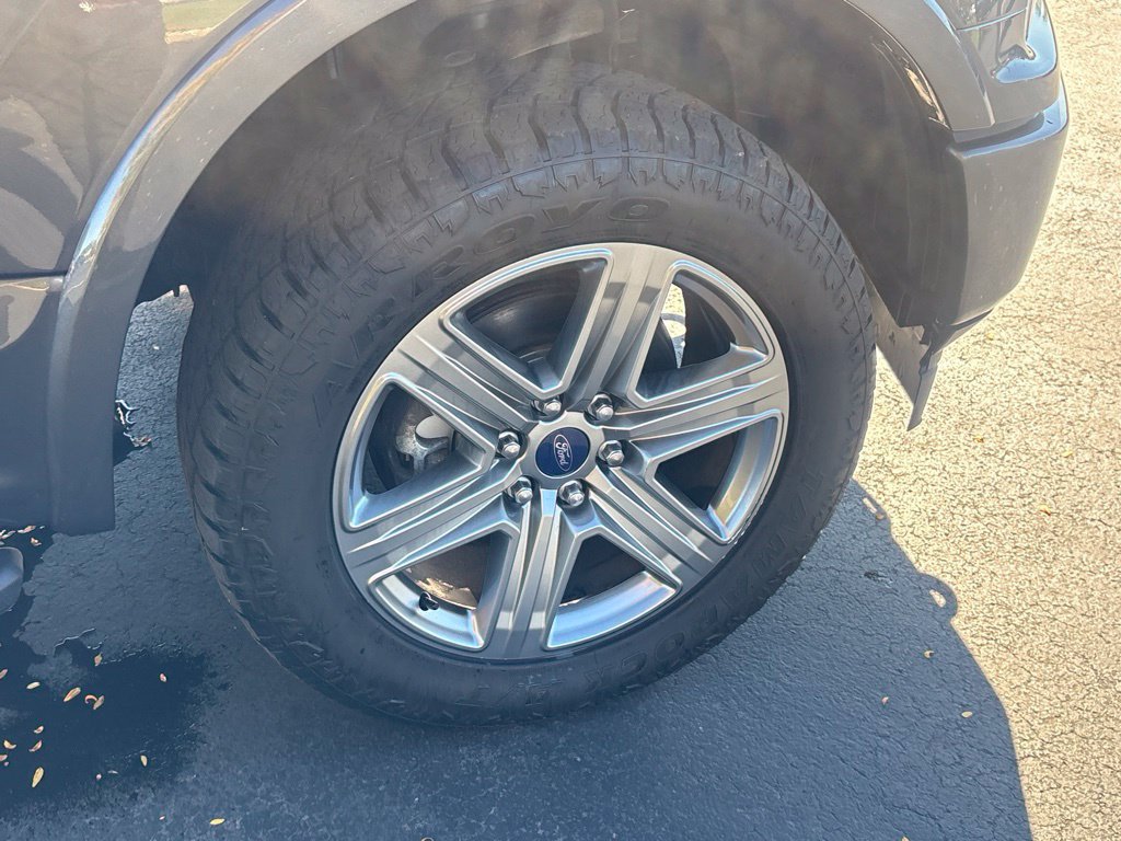 Used 2018 Ford F150 XLT w/ Equipment Group 302A Luxury AWD/4WD image 15