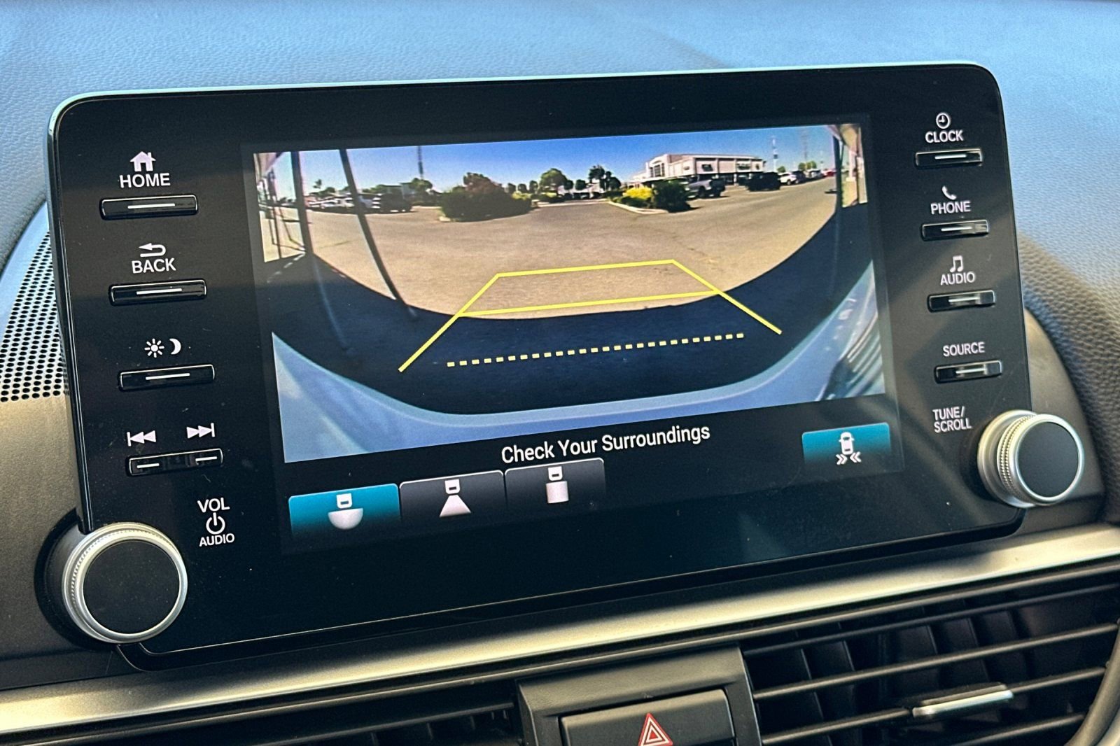 Used 2018 Honda Accord EX image 18