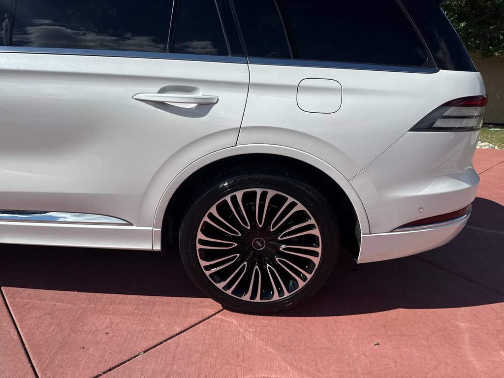 Used 2023 Lincoln Aviator Black Label w/ Dynamic Handling Package AWD/4WD image 36