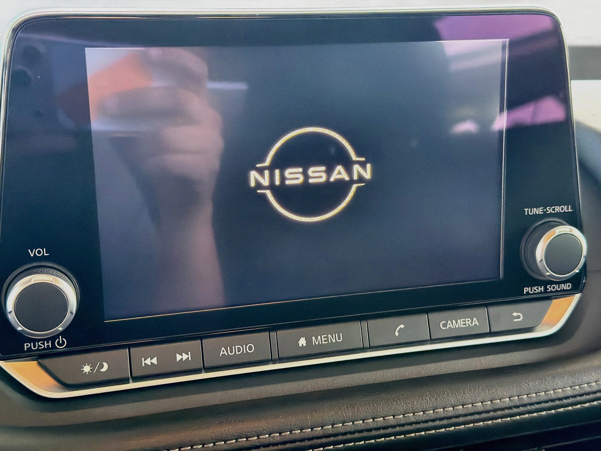 Used 2025 Nissan Rogue SV AWD/4WD image 19