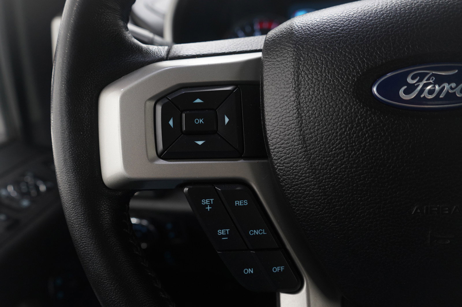 Used 2017 Ford F250 Lariat w/ Chrome Package image 26