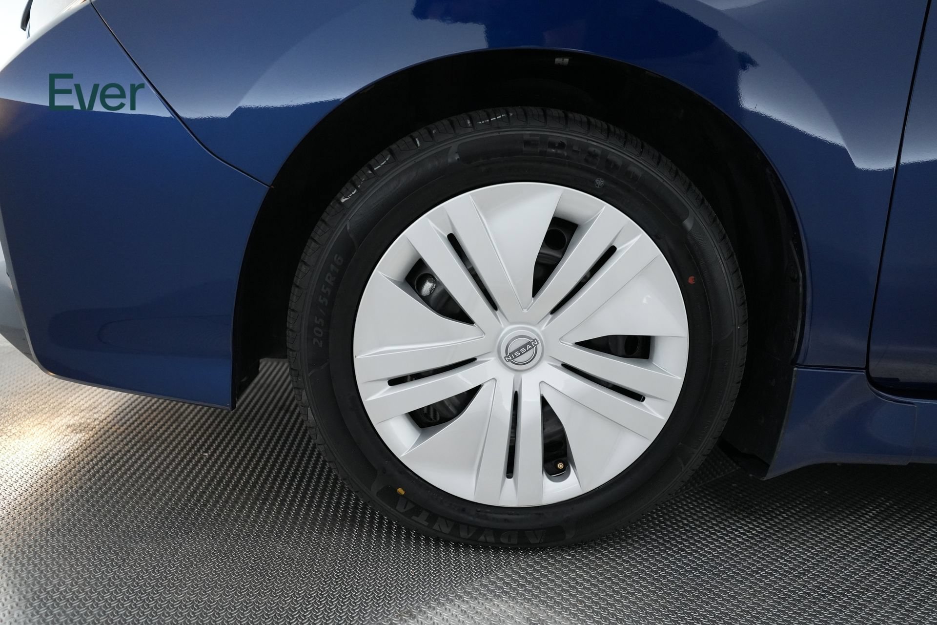 Used 2025 Nissan Leaf S FWD image 20