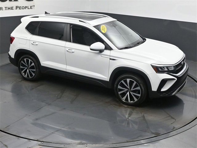Used 2023 Volkswagen Taos SE w/ Panoramic Sunroof Package image 38
