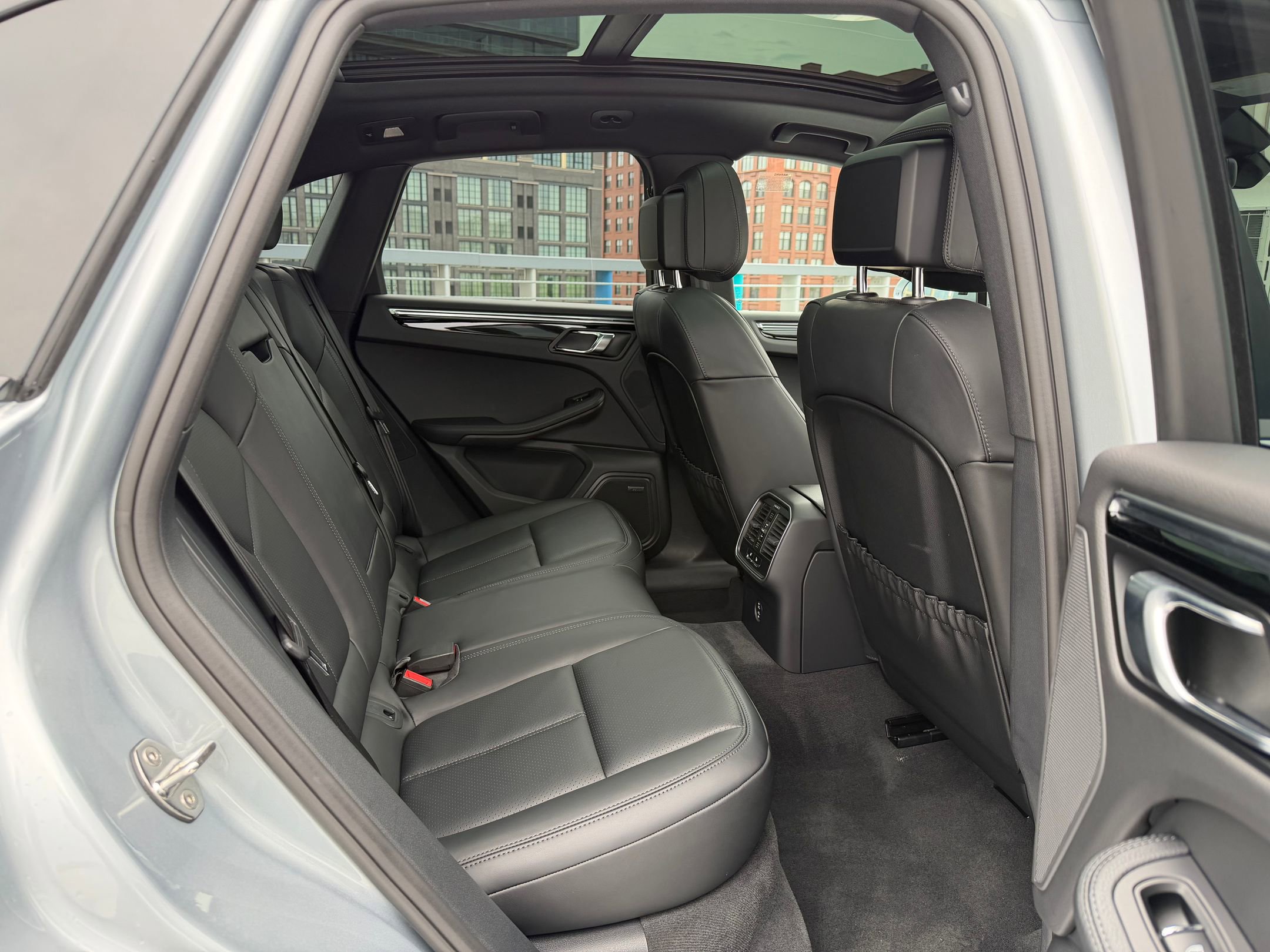 Certified 2026 Porsche Macan image 20