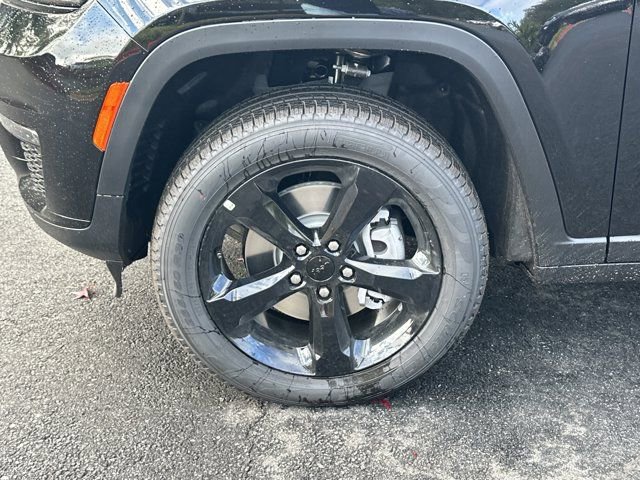 New 2025 Jeep Grand Cherokee L Limited image 11