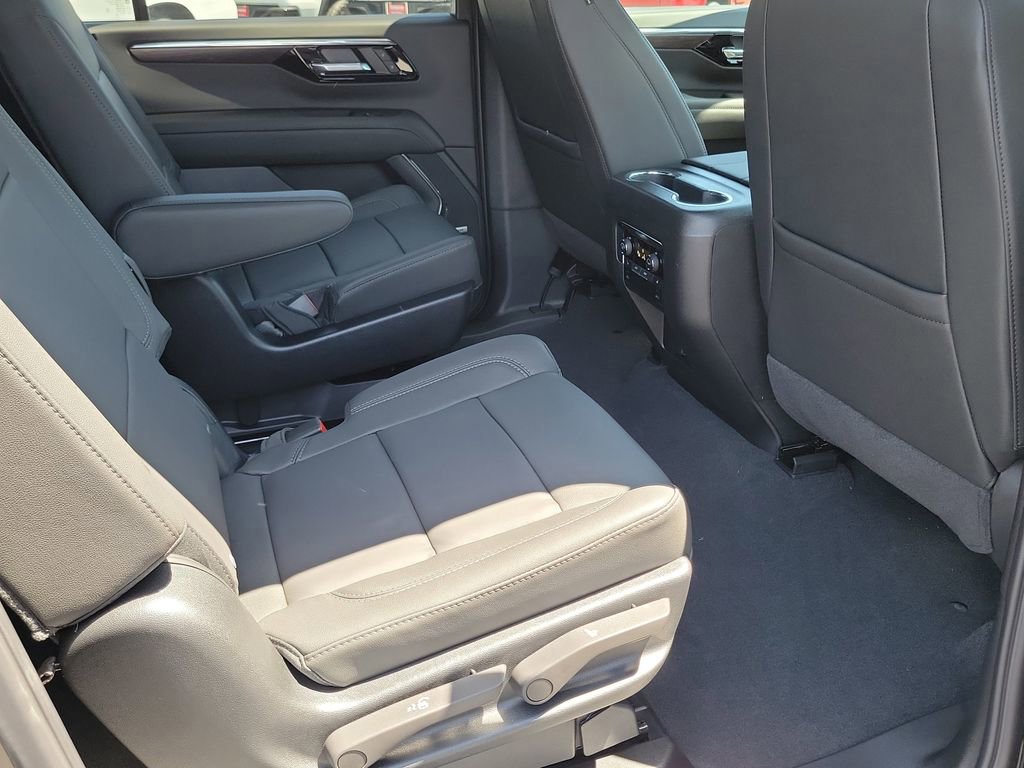 New 2026 Chevrolet Suburban LT w/ Comfort Package RWD image 19