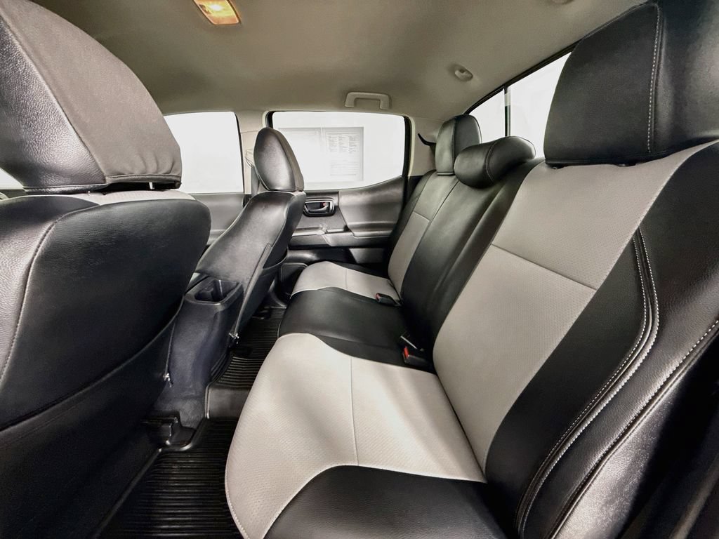Certified 2019 Toyota Tacoma SR5 AWD/4WD image 25