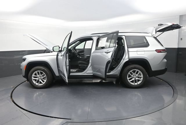 Used 2025 Jeep Grand Cherokee L Laredo AWD/4WD image 33