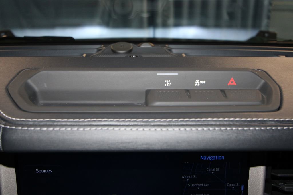 Used 2025 Ford Bronco Outer Banks image 14