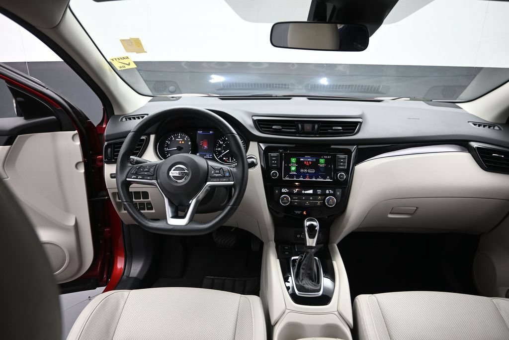 Used 2021 Nissan Rogue Sport SL FWD image 18