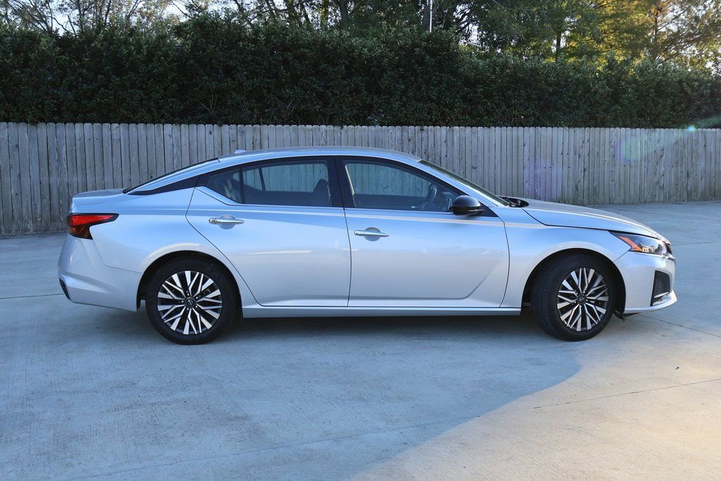 Used 2024 Nissan Altima 2.5 SV image 20