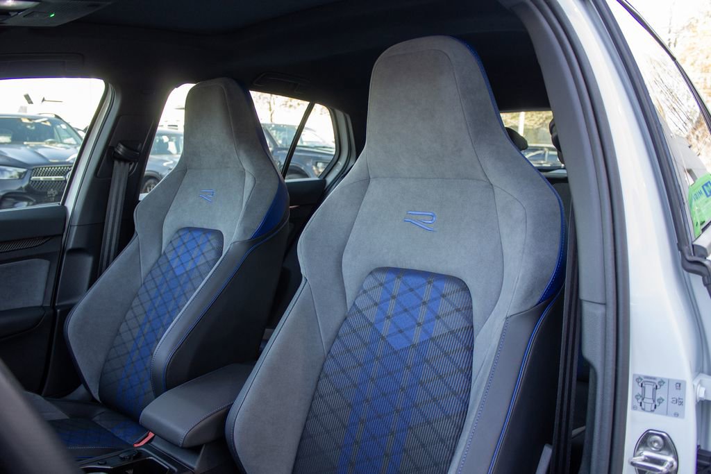 Used 2025 Volkswagen Golf R AWD/4WD image 12