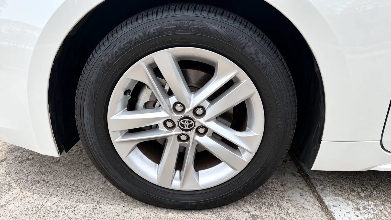 Used 2019 Toyota Corolla SE w/ Carpet Mat Package FWD image 10