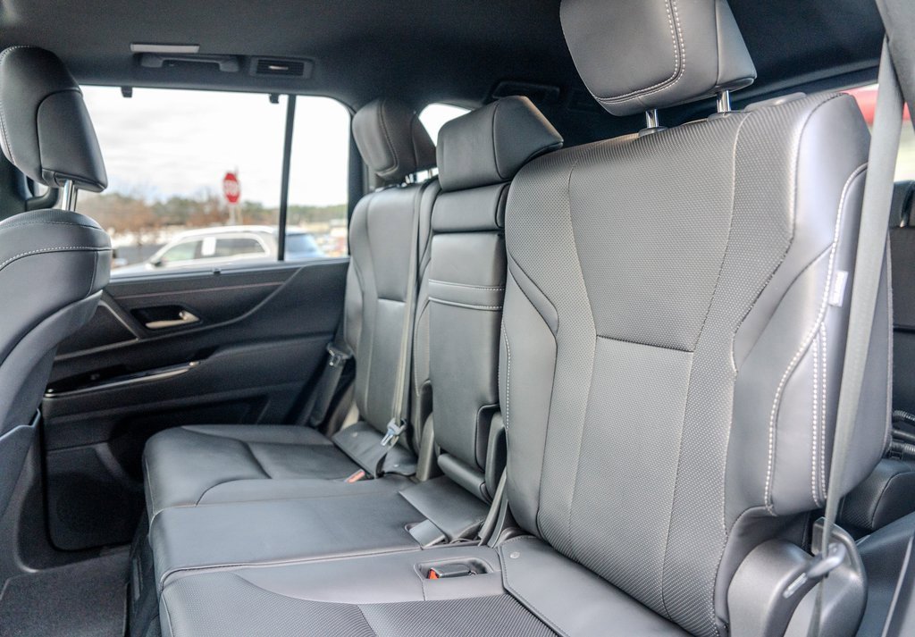 Used 2023 Lexus LX 600 4WD w/ Luxury Package image 20