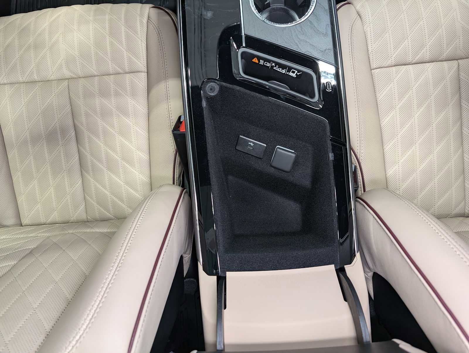 New 2026 Cadillac Lyriq V image 18