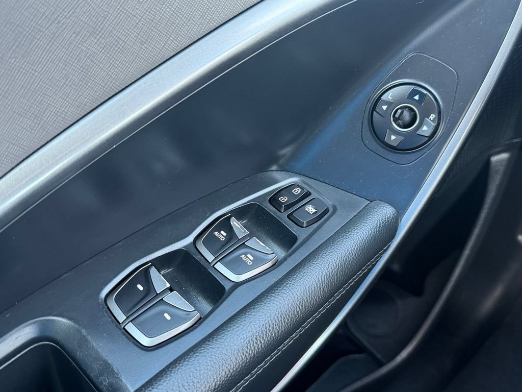 Used 2018 Hyundai Santa Fe Sport w/ 2.0T Ultimate Tech Package 05 FWD image 21