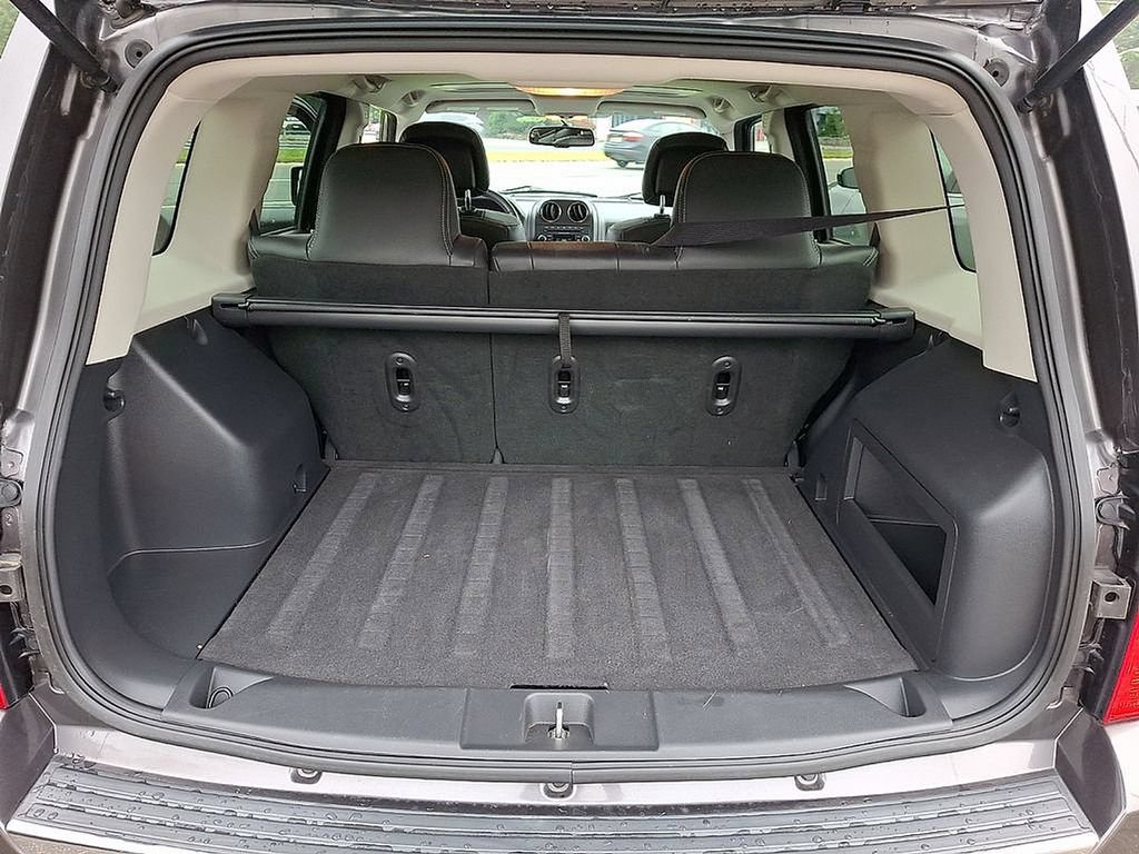 Used 2016 Jeep Patriot High Altitude AWD/4WD image 30