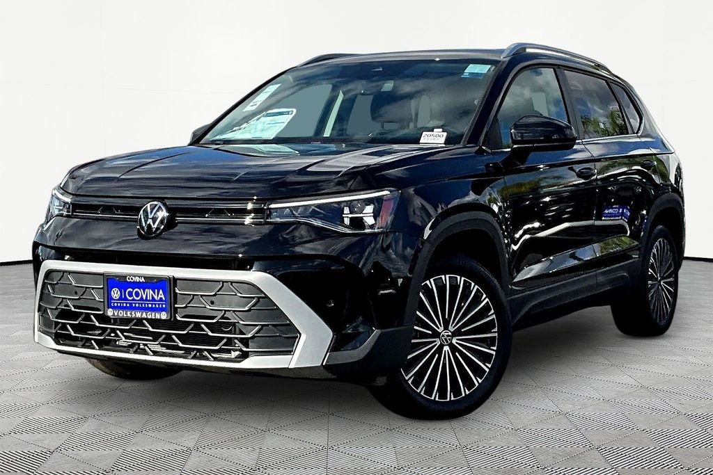 New 2026 Volkswagen Taos SE image 3