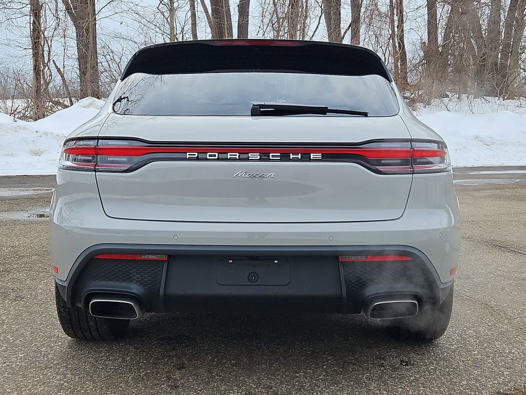 Certified 2025 Porsche Macan image 6