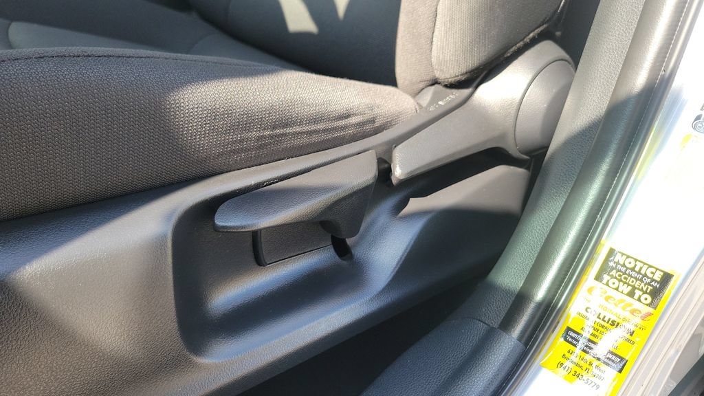 Certified 2024 Toyota Corolla Cross LE w/ Moonroof Package FWD image 16