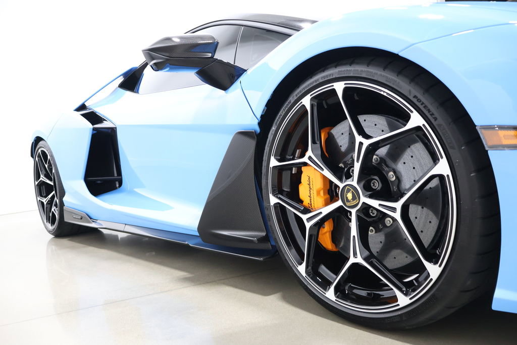 Used 2025 Lamborghini Revuelto AWD/4WD image 24
