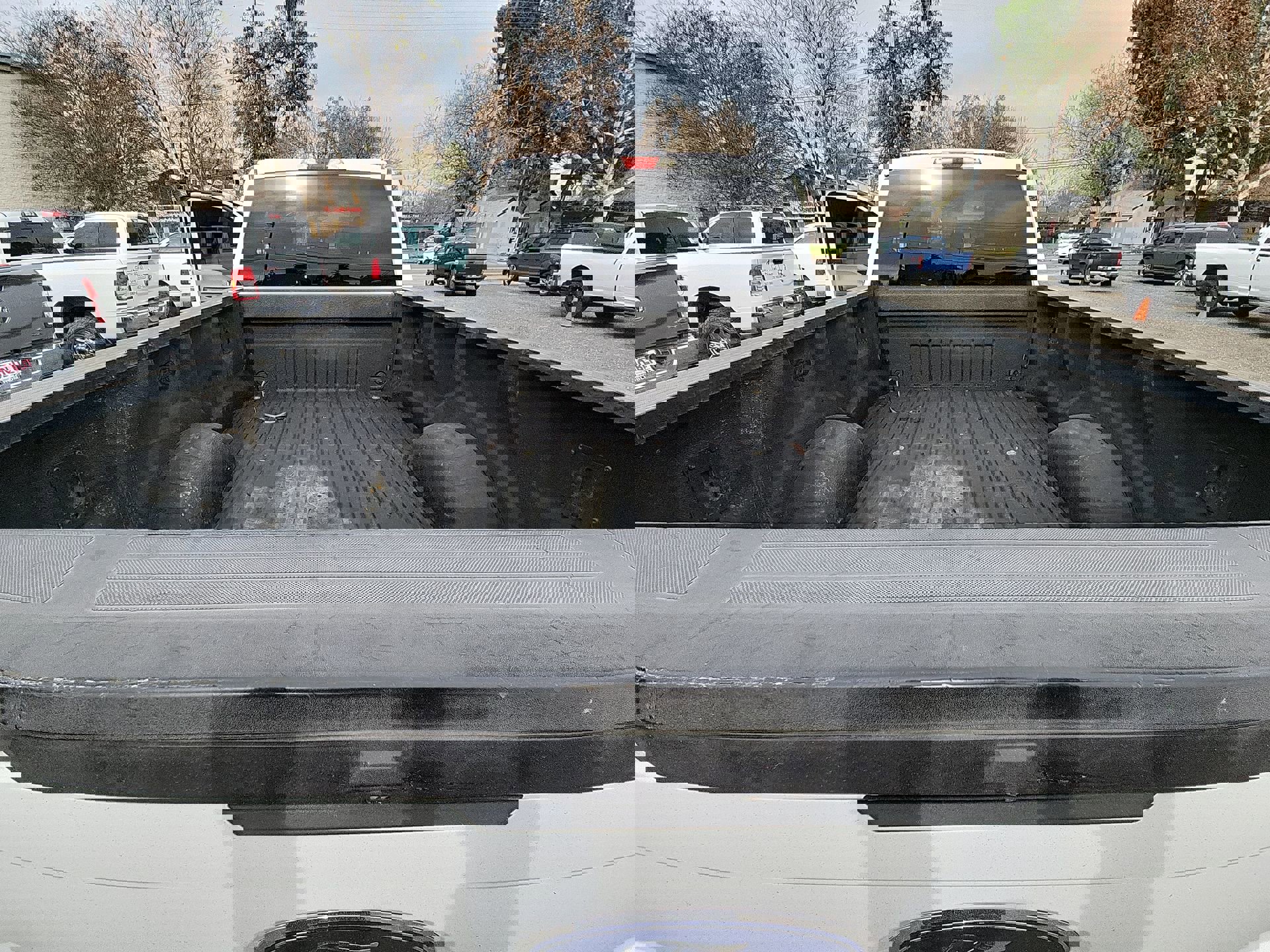 Used 2017 Ford F250 XLT w/ Camper Package image 19