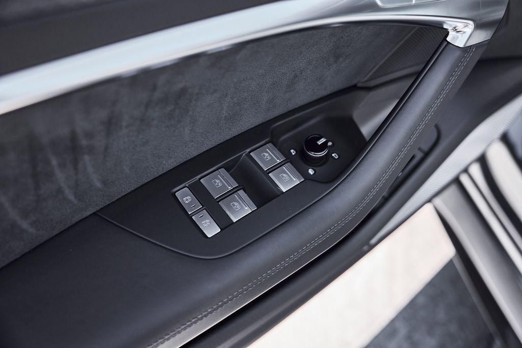 Used 2022 Audi RS 6 image 38