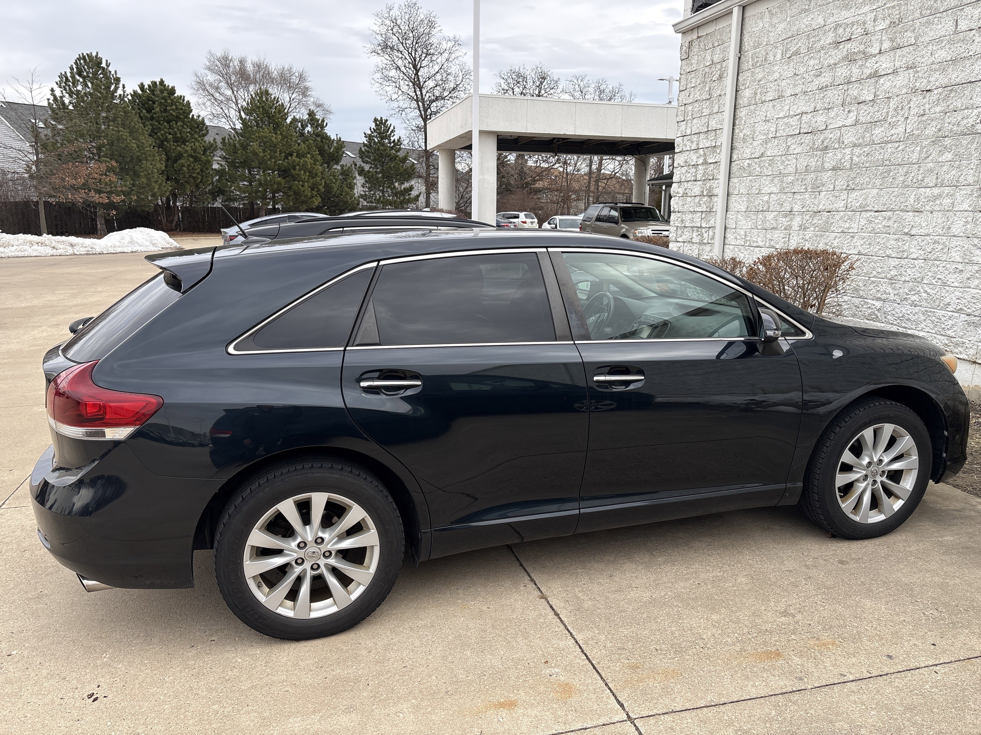 Used 2013 Toyota Venza XLE image 2