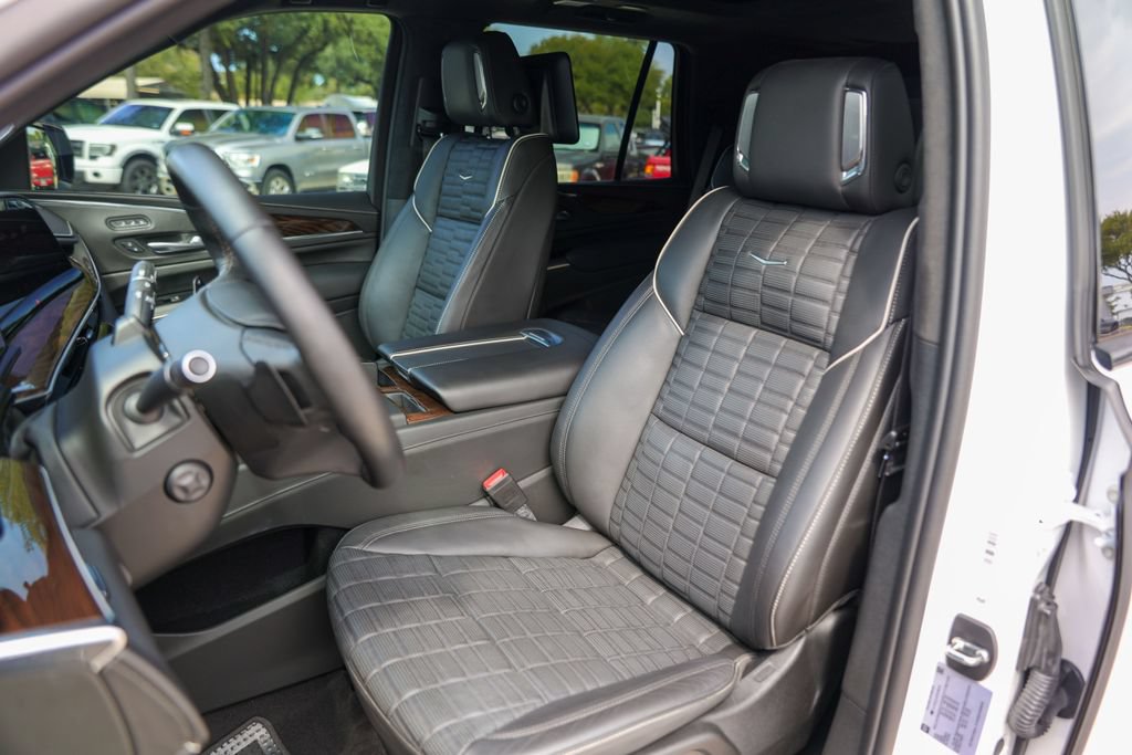 Used 2023 Cadillac Escalade Sport Platinum RWD image 7