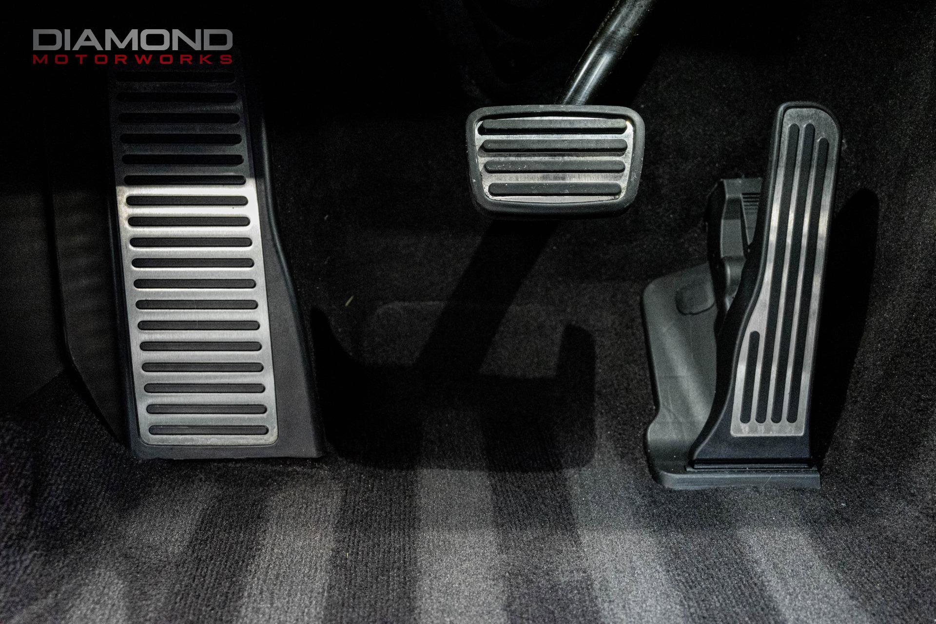 Used 2022 Chevrolet Corvette Stingray Coupe w/ Z51 Performance Package RWD image 82