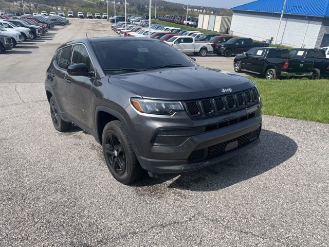 Used 2023 Jeep Compass Sport image 3