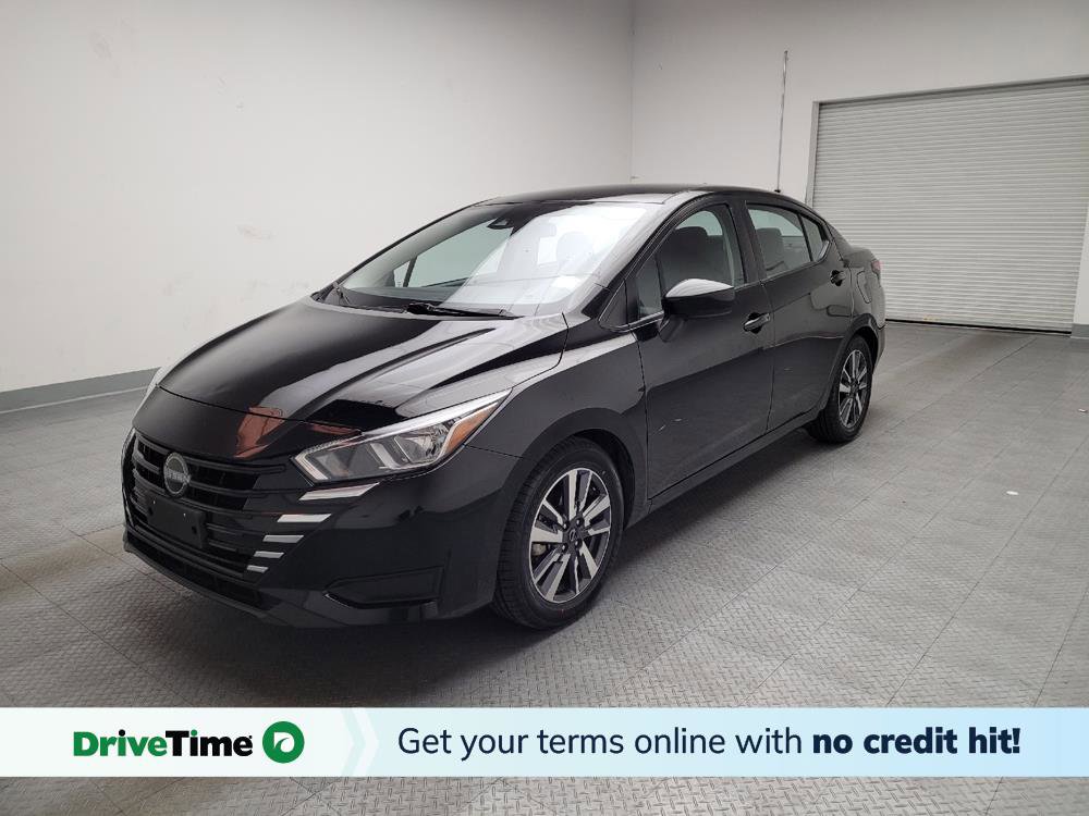 Used 2023 Nissan Versa SV image 1
