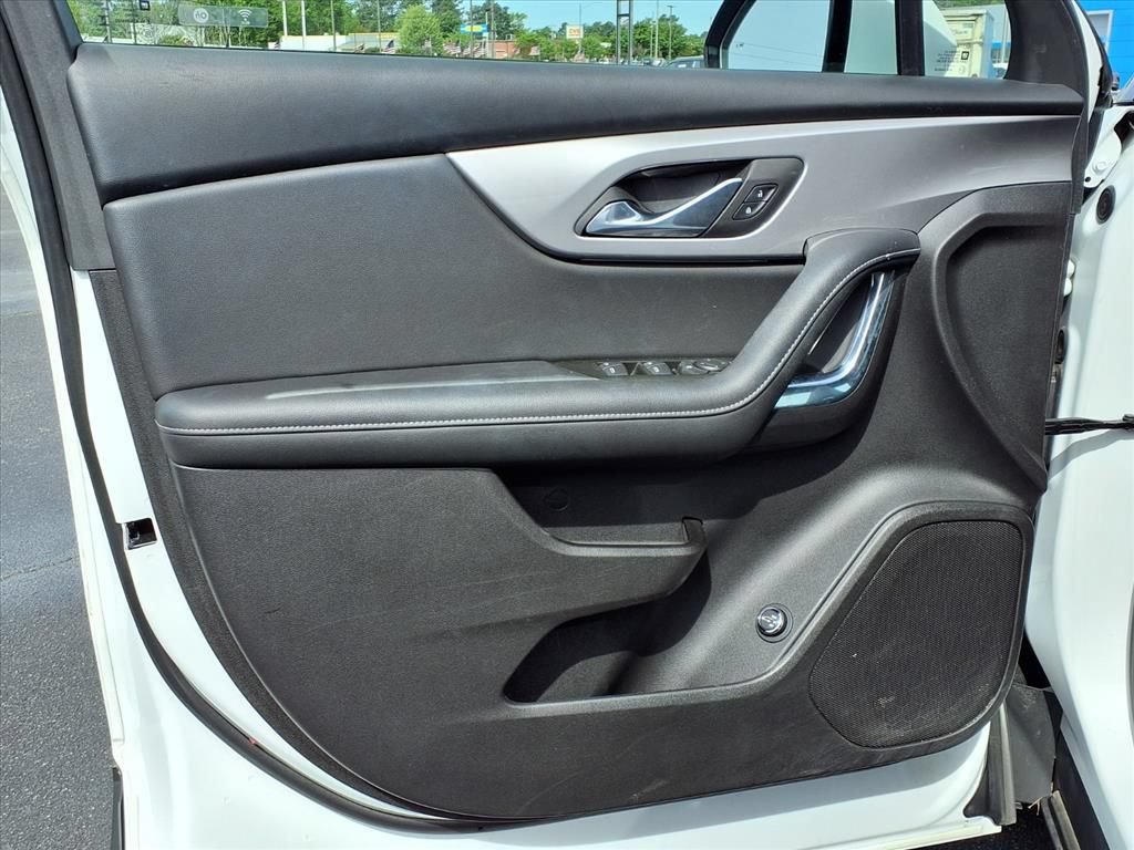Used 2024 Chevrolet Blazer LT w/ Convenience Package FWD image 4