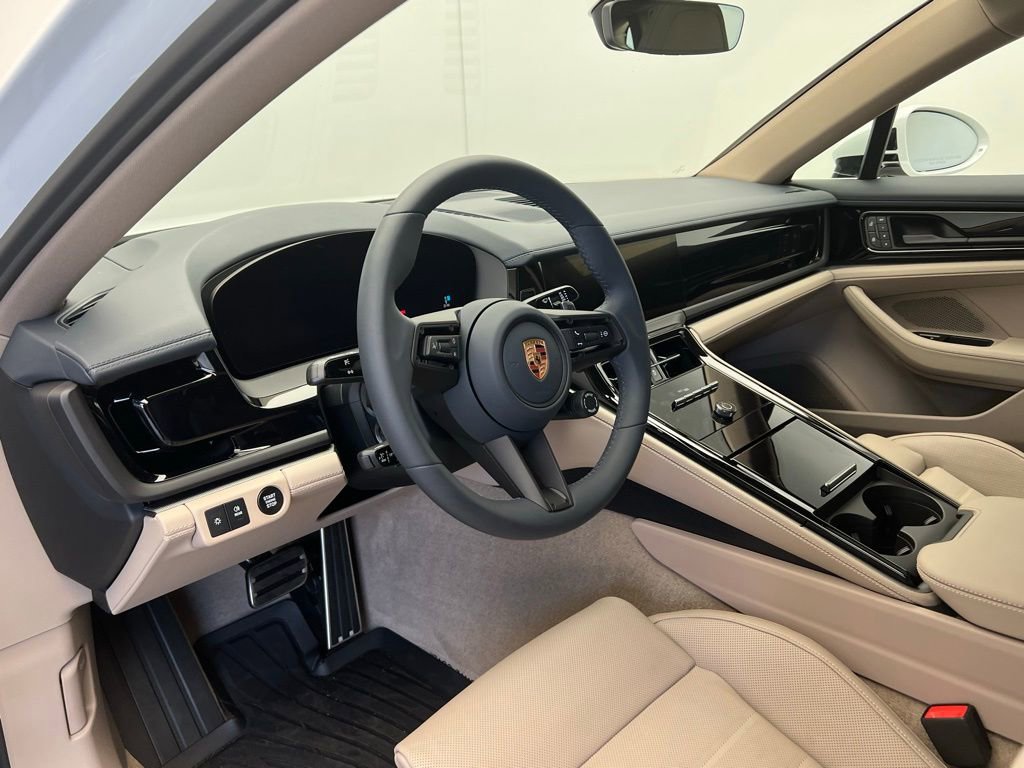 Used 2026 Porsche Panamera RWD image 4