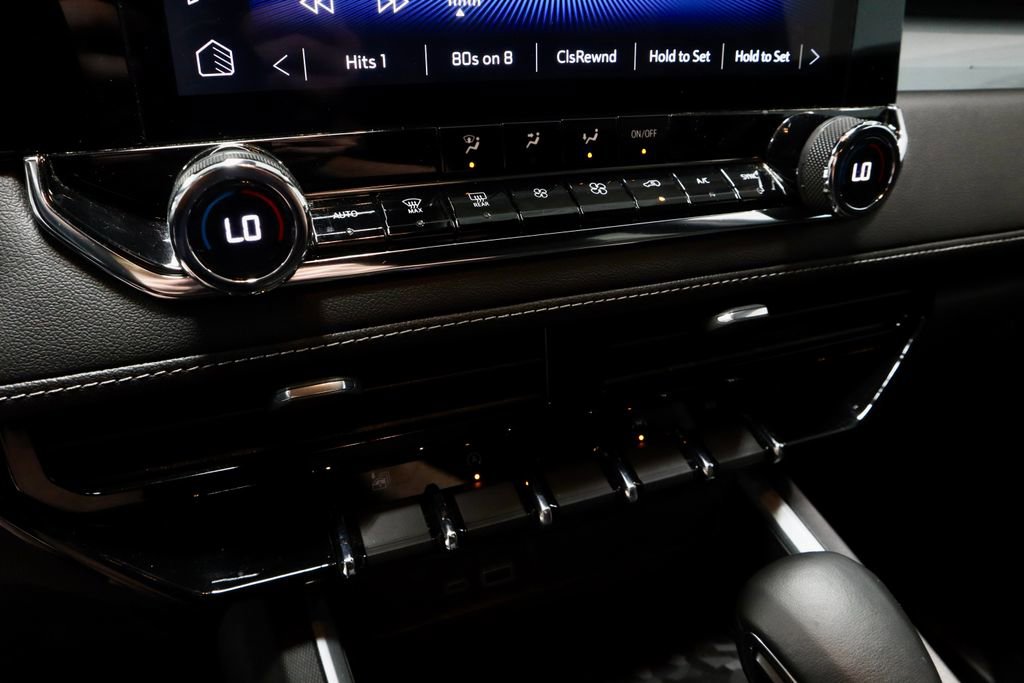 Used 2023 Chevrolet Colorado LT w/ LT Convenience Package image 34